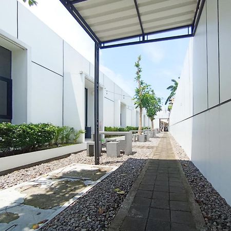 Ofo Kost Premium Kampung Inggris Pare Syariah Mitra Reddoorz Hotel Ngoại thất bức ảnh