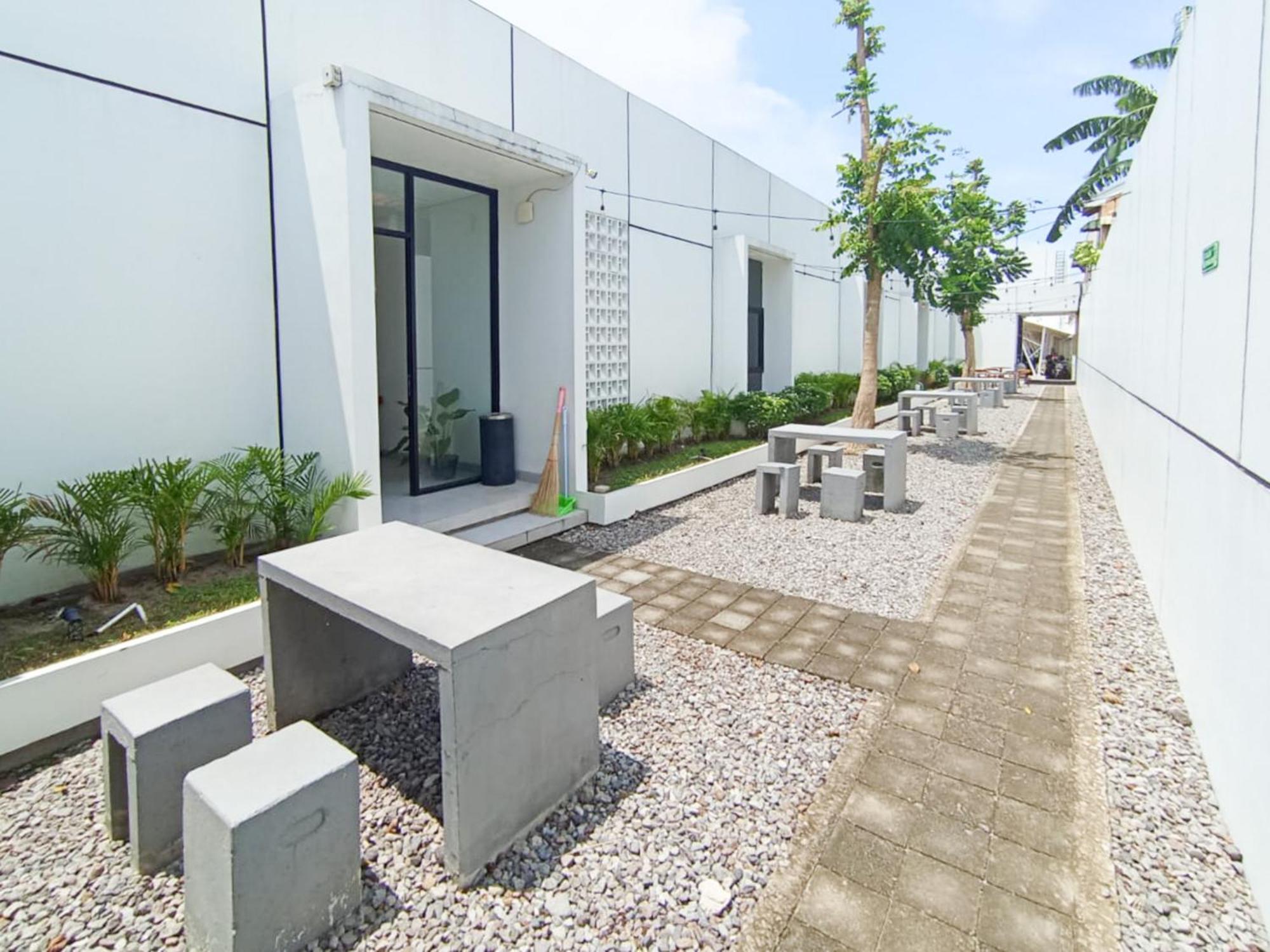 Ofo Kost Premium Kampung Inggris Pare Syariah Mitra Reddoorz Hotel Ngoại thất bức ảnh