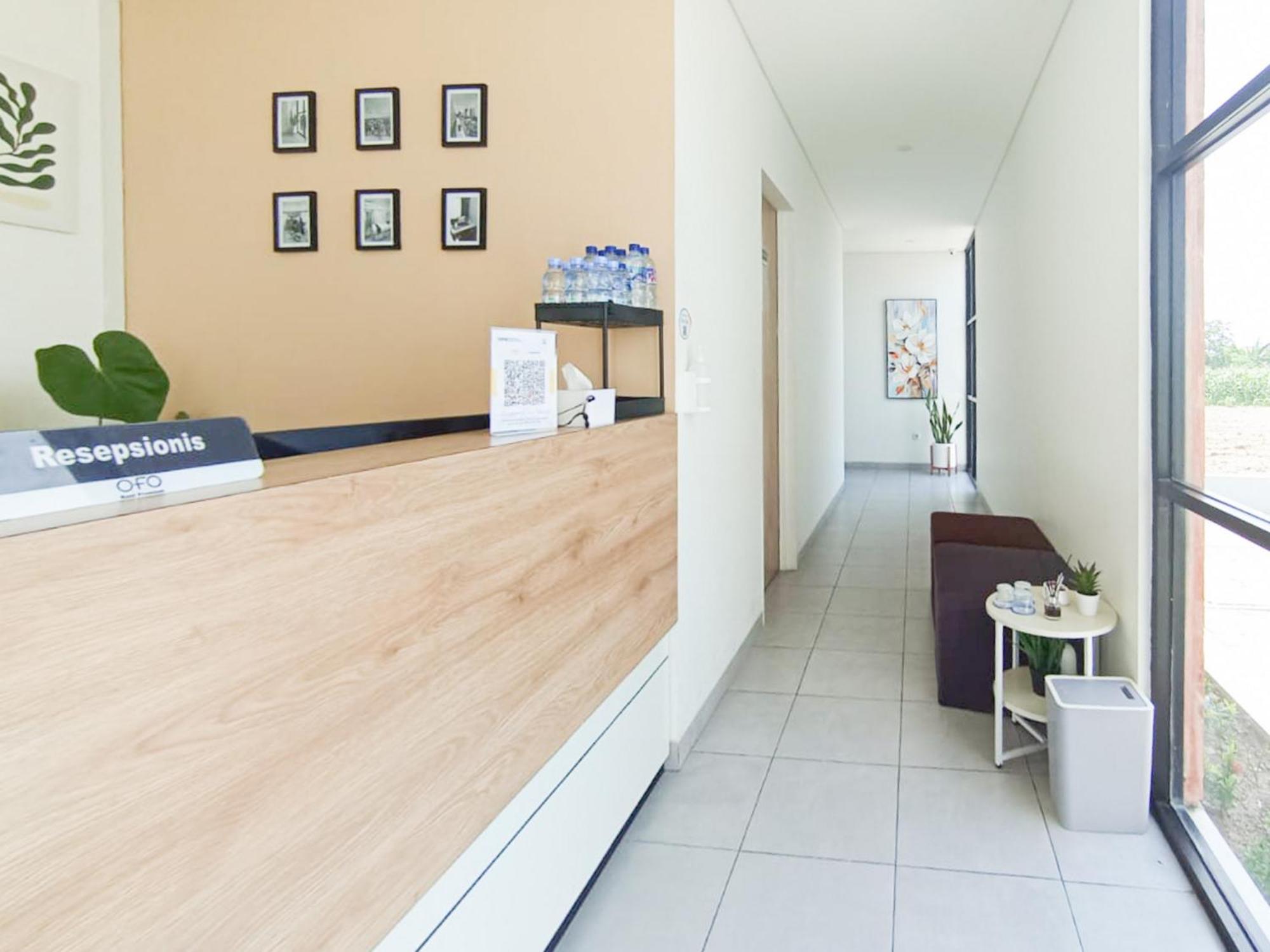 Ofo Kost Premium Kampung Inggris Pare Syariah Mitra Reddoorz Hotel Ngoại thất bức ảnh